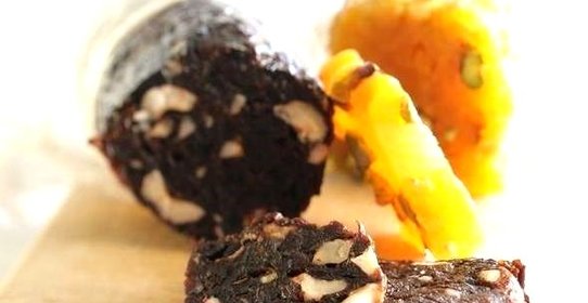 «Колбаска» из лесных орехов и чернослива