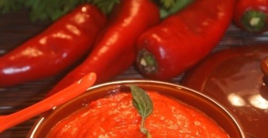 Острый соус из красного запеченого перца
