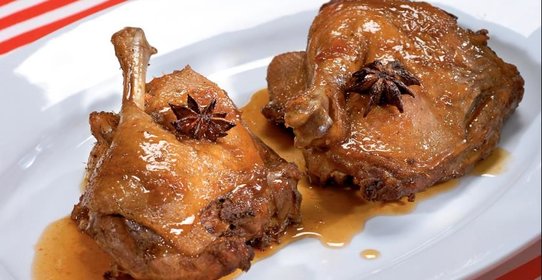 Тушеная утка с абрикосовым соусом