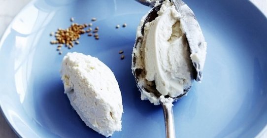 Ванильное мороженое из рикотты