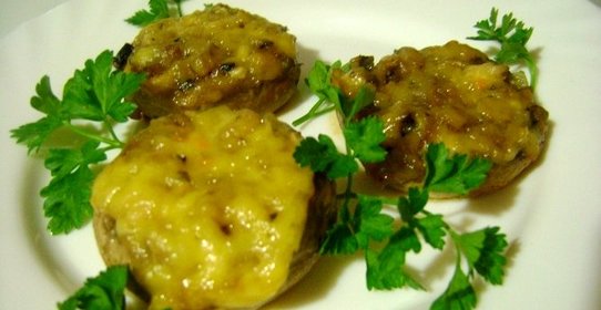 Фаршированные шампиньоны в мультиварке