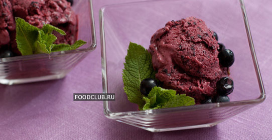 Черничное мороженое со сгущёнкой