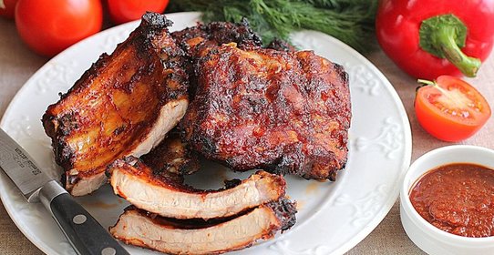 Запеченные свиные ребрышки