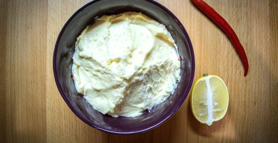 Домашний майонез с запеченым чесноком и перцем