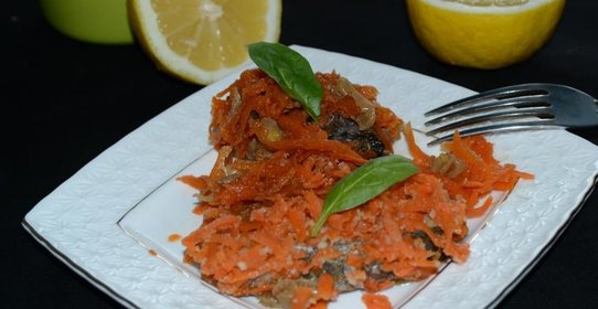 Пикша под лимонно-морковным соусом