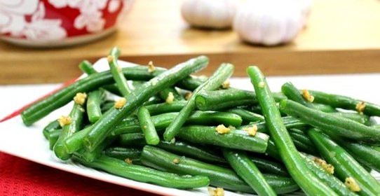 Стручковая фасоль с чесноком