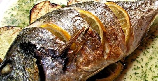 Дорадо в пикантном соусе