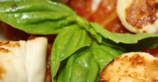 Гребешки с чатни из сладного перца