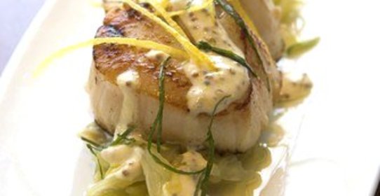 Сибас в соусе из шампанского