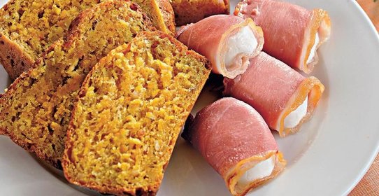 Морковный хлеб с тимьяном и козьим сыром