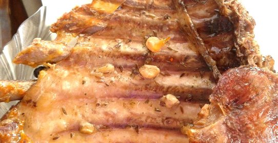 Свиная грудинка в рукаве со специями