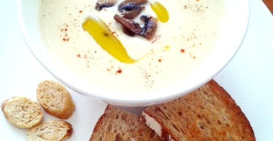 Сырный крем-суп с гренками