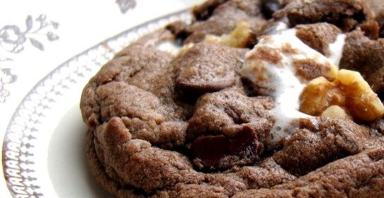 Шоколадное печенье с шоколадной крошкой и маршмеллоу