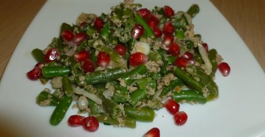 Стручковая фасоль с орехами