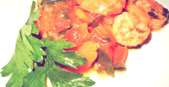 Креветки с овощами и зеленью