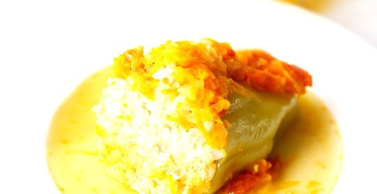 Перцы, фаршированные куриным фаршем и рисом