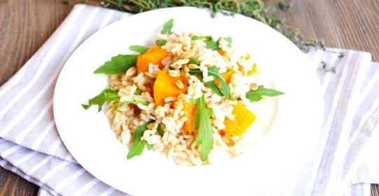 Нешлифованный рис с запеченной тыквой