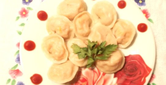 Вареники морковные с яйцом и томатом