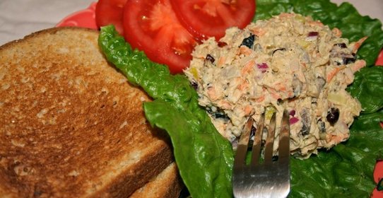 Салат с тунцом и шампиньонами