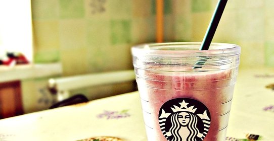 Клубничный смузи с ванилью