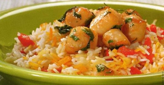 Жареные гребешки с рисом