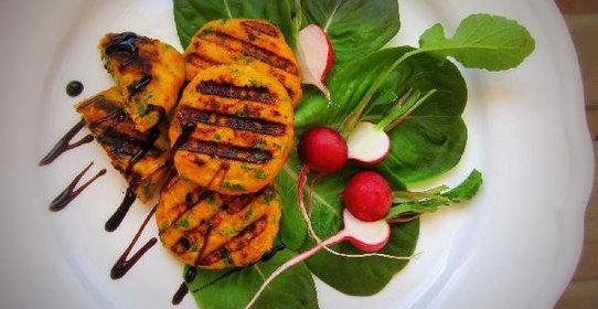 Морковно-куриные котлетки на гриле