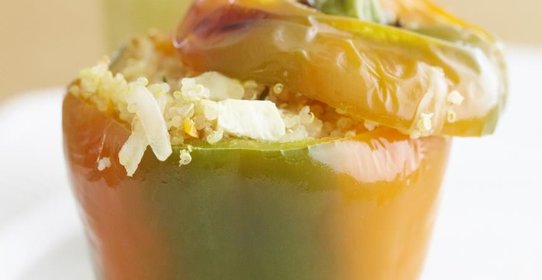 Перцы с киноа и тофу