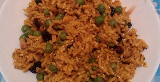 Рис с зеленым горошком (Масала хари матар пулау)