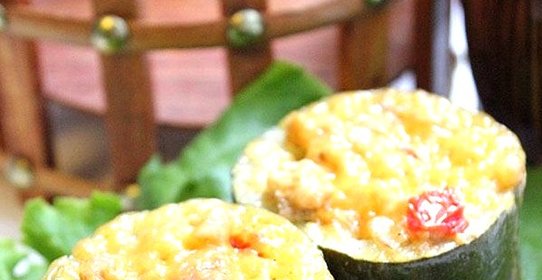 Кабачки фаршированные, запеченные в мультиварке