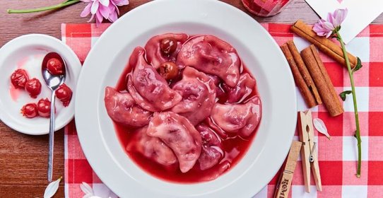 Вареники с вишней сваренные в компоте