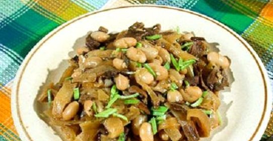 Тушеная капуста с грибами