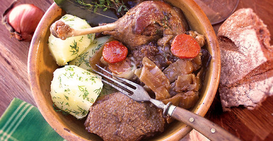 Утка по-деревенски с квашеной капустой