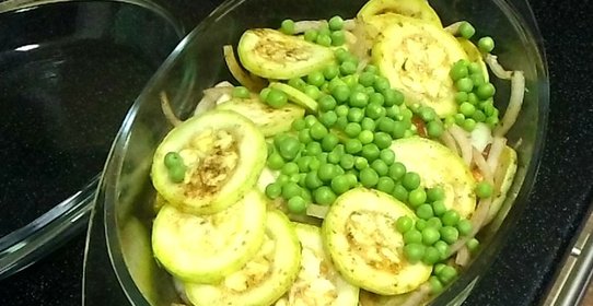 Летнее соте из кабачков в микроволновке