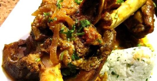 Бараньи голяшки с овощами