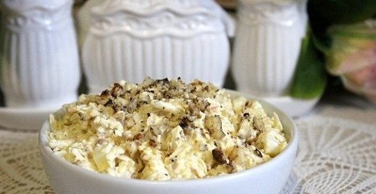 Салат из курицы с колбасным сыром