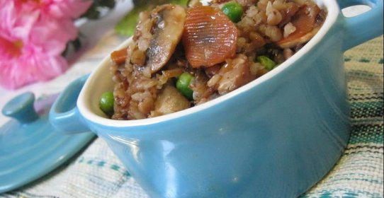 Гречка с овощами и грибами