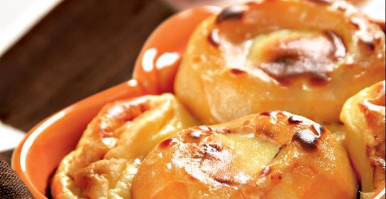 Хурма, запеченная в сметане