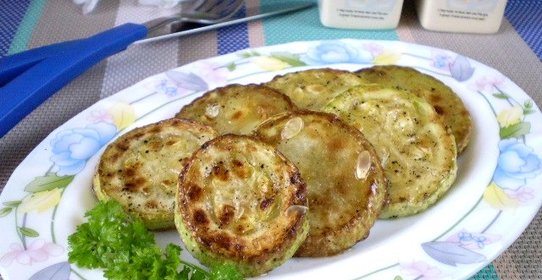 Кабачки, жаренные кружочками
