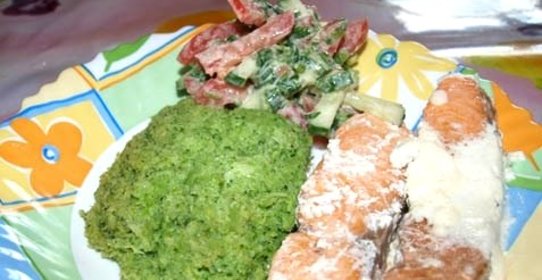 Семга с брокколи в духовке