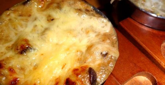 Баклажанный жюльен с грибами