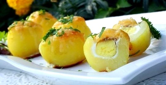 Перепелиные яйца, запеченные в картофеле