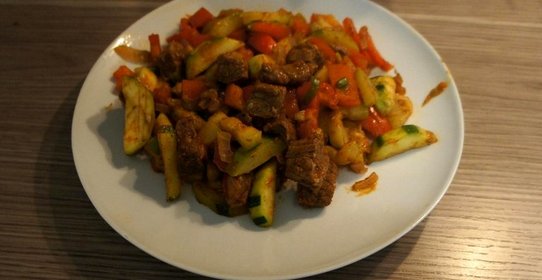 Жаркое с овощами и говядиной