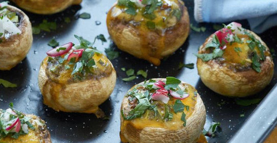 Шампиньоны, запеченные с яйцом