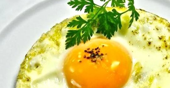 Яичница с кабачками на завтрак