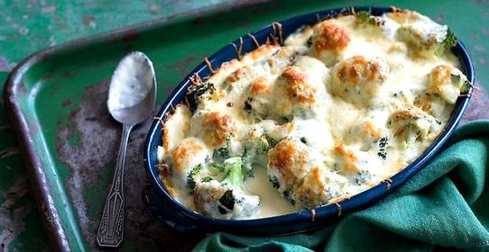 Брокколи под соусом Бешамель