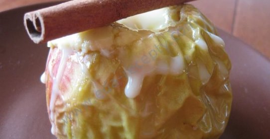 Запеченные яблоки с творогом