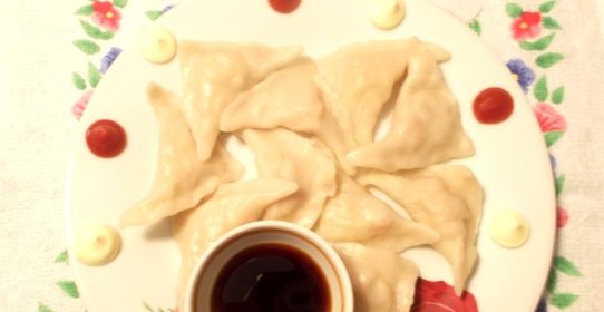 Вареники картофельные с сёмгой и луком