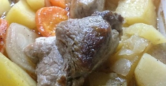 Жаркое из свинины и картофеля