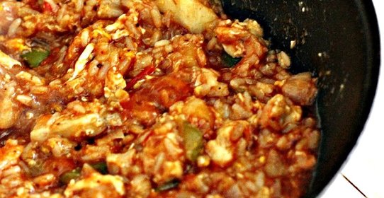 Сладкий рис с овощами, яйцом и ананасом