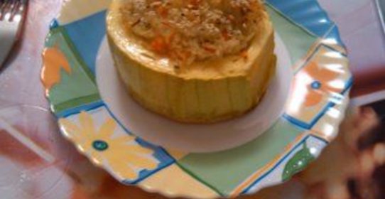 Запеченные кольца кабачка, фаршированные рисом